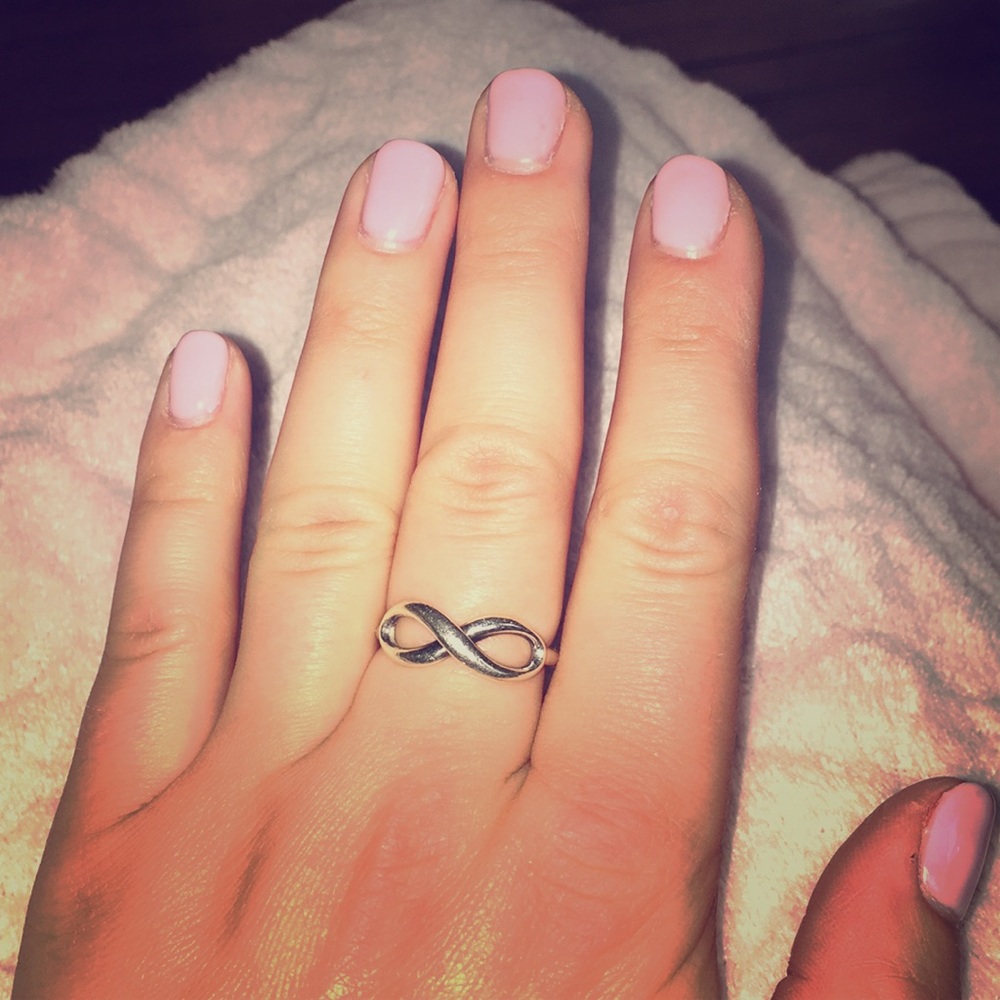 Tiffany’s sterling silver infinity ring